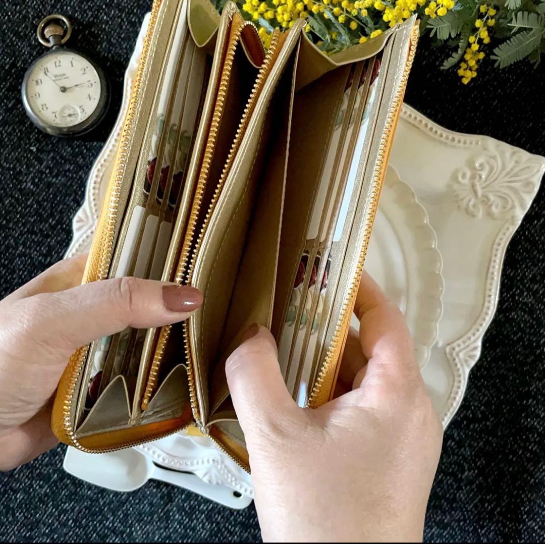 Trooms 革のミモザ色チョコ長財布（金の包み紙）