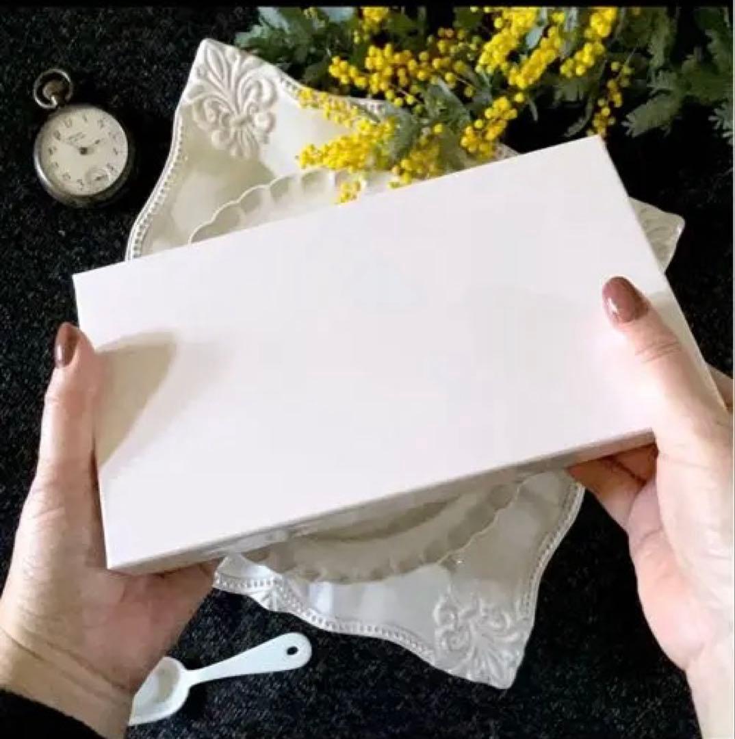 Trooms 革のミモザ色チョコ長財布（金の包み紙）