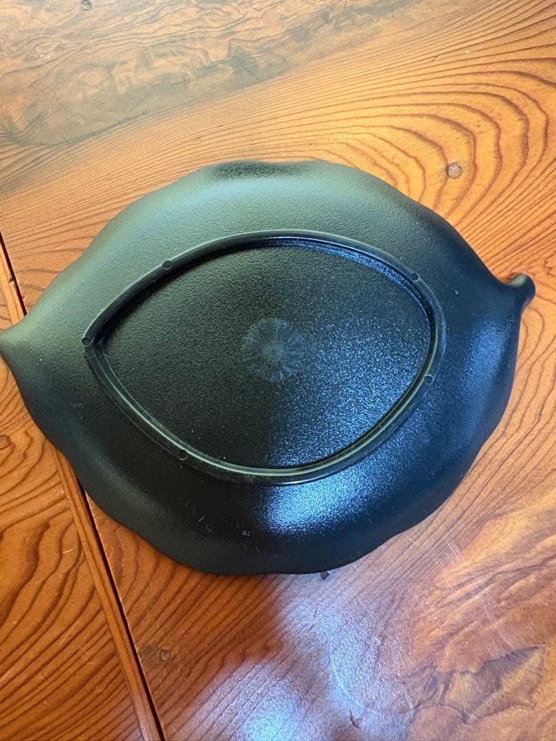 漆器の皿と器のセット