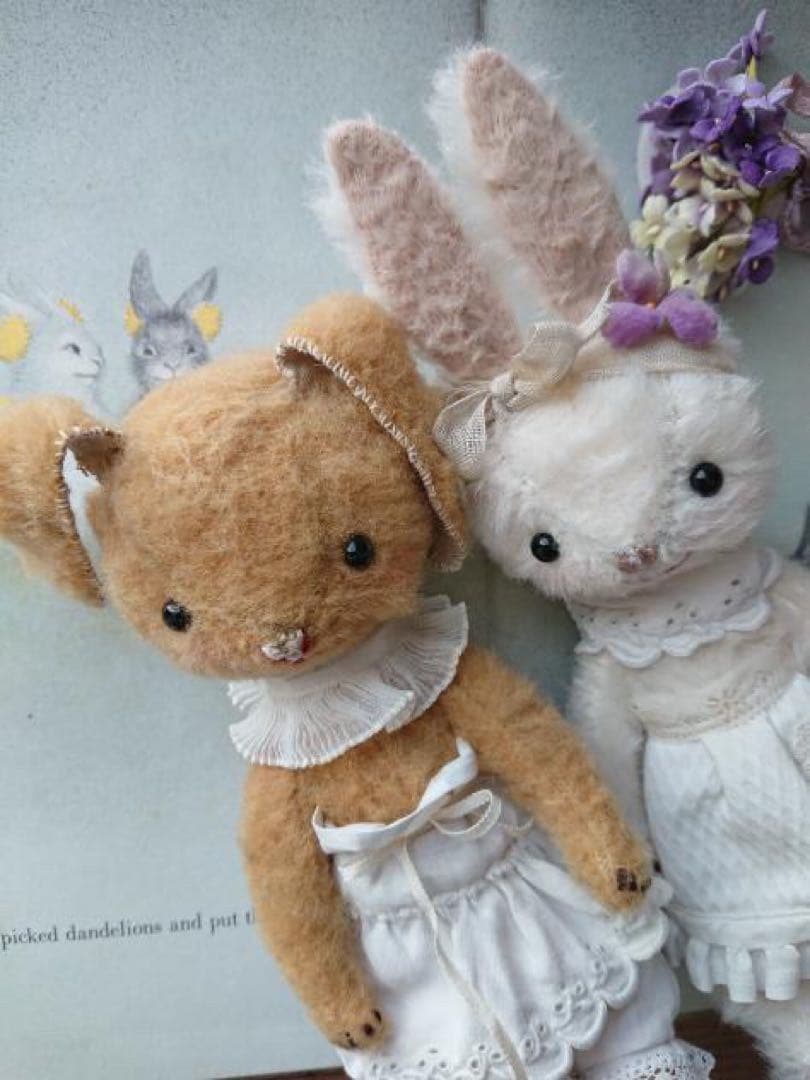 有名 作家　アーティスト　テディベア　ウサギ