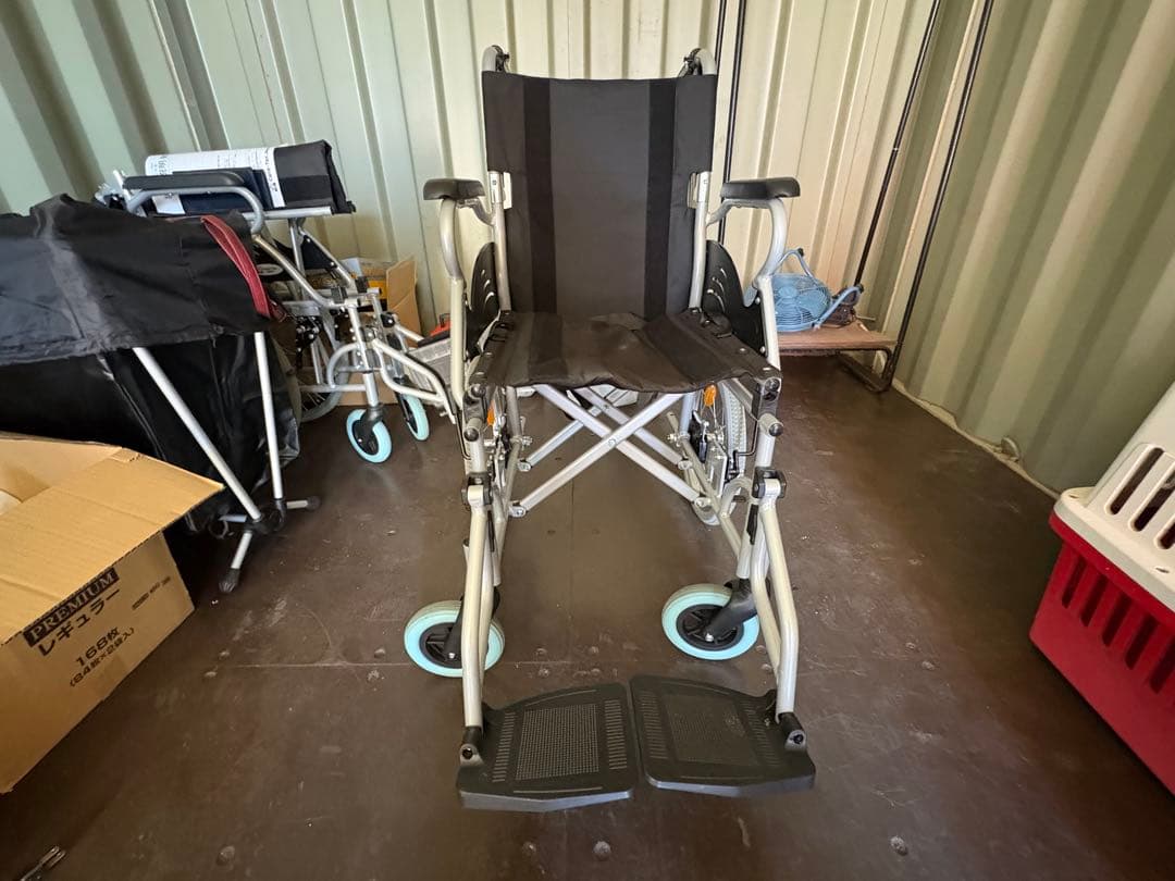 【美品】ケアテックジャパン介助式車椅子ハピネスライトCA-22SU