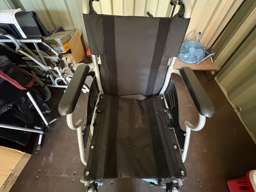 【美品】ケアテックジャパン介助式車椅子ハピネスライトCA-22SU