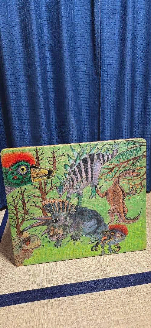 恐竜イラスト 木製テーブル