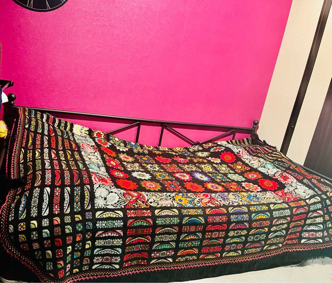 ☆。.:＊・゜素敵刺繍ベットカバーセミダブル①☆。.:＊・゜