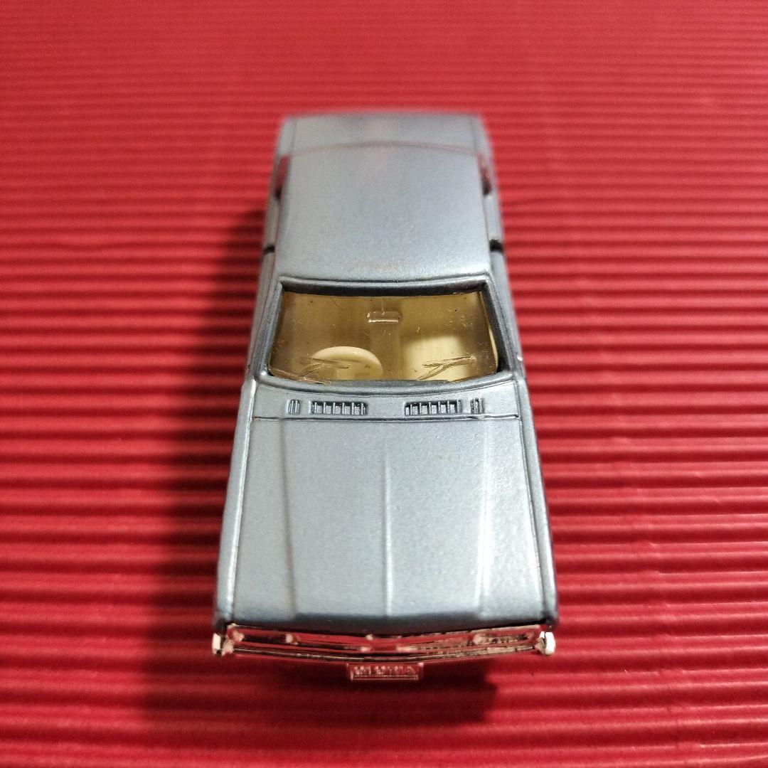 トミカ『ニッサン グロリア 2000GX』未開封品・レアな冊子付き