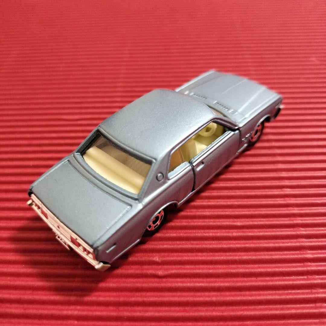トミカ『ニッサン グロリア 2000GX』未開封品・レアな冊子付き