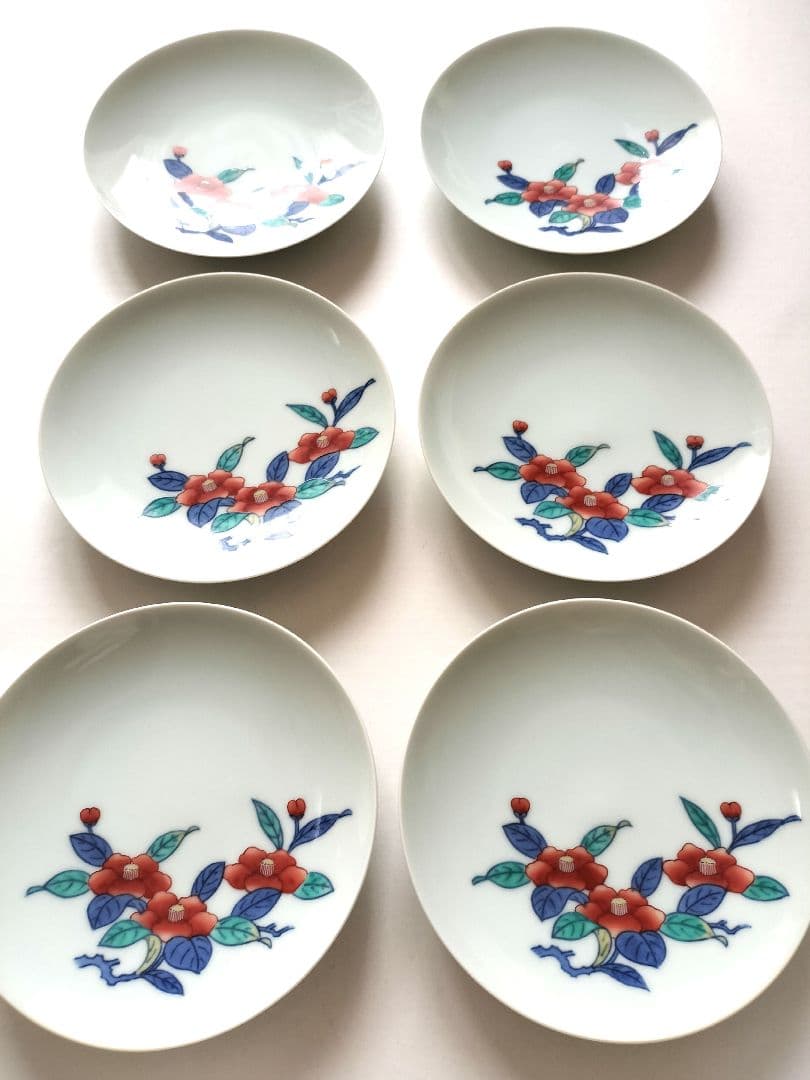 第13代　今泉今右衛門　 花柄カップ6個と皿6枚、木製箱付き