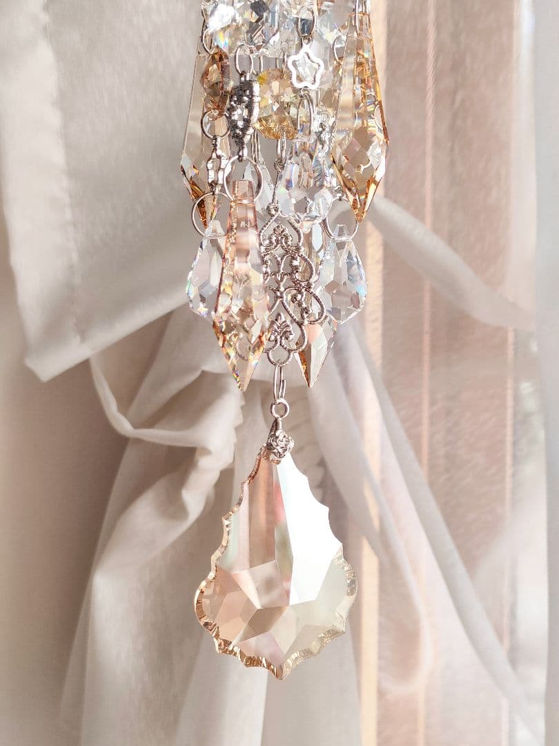 スワロフスキー✨️スクエアサンキャッチャー✨️ゴールデンシャドー