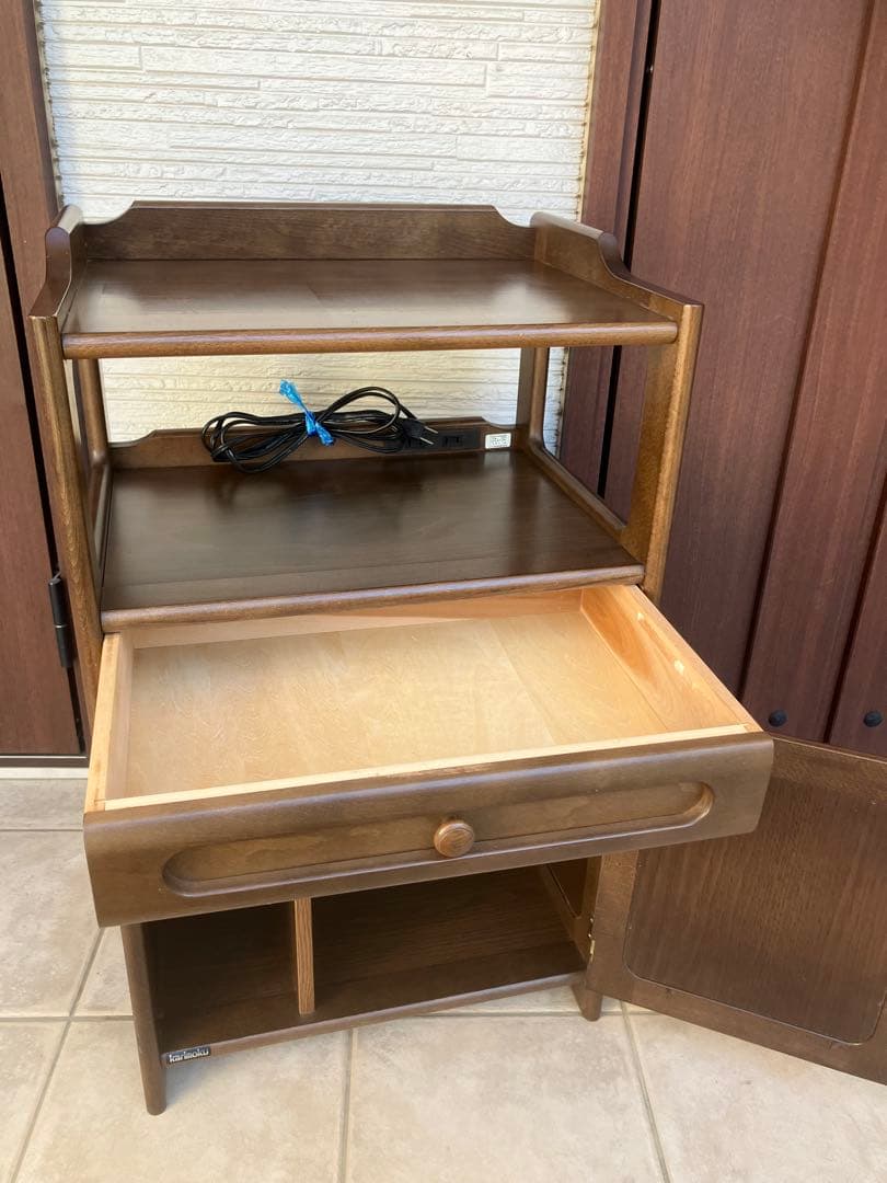 ◉カリモク◉木製サイドキャビネット 電話台 コンセント付 収納家具