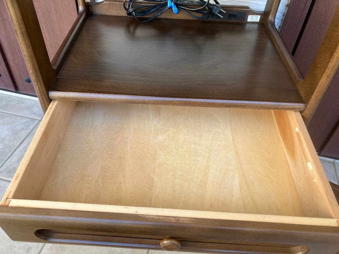 ◉カリモク◉木製サイドキャビネット 電話台 コンセント付 収納家具