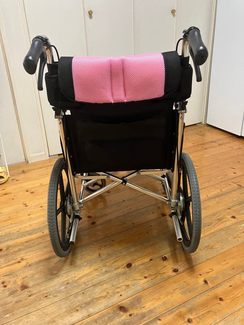 PARAMOUNT BED 介助用車椅子 ピンク/黒