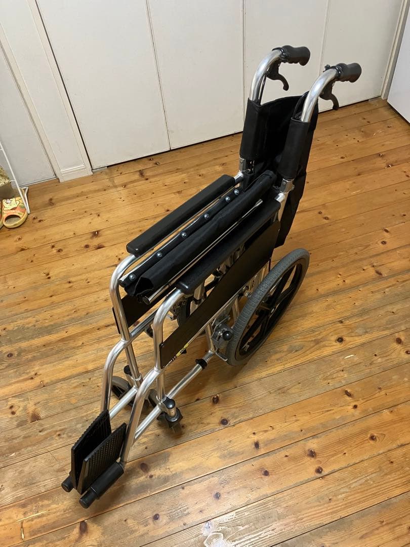 PARAMOUNT BED 介助用車椅子 ピンク/黒