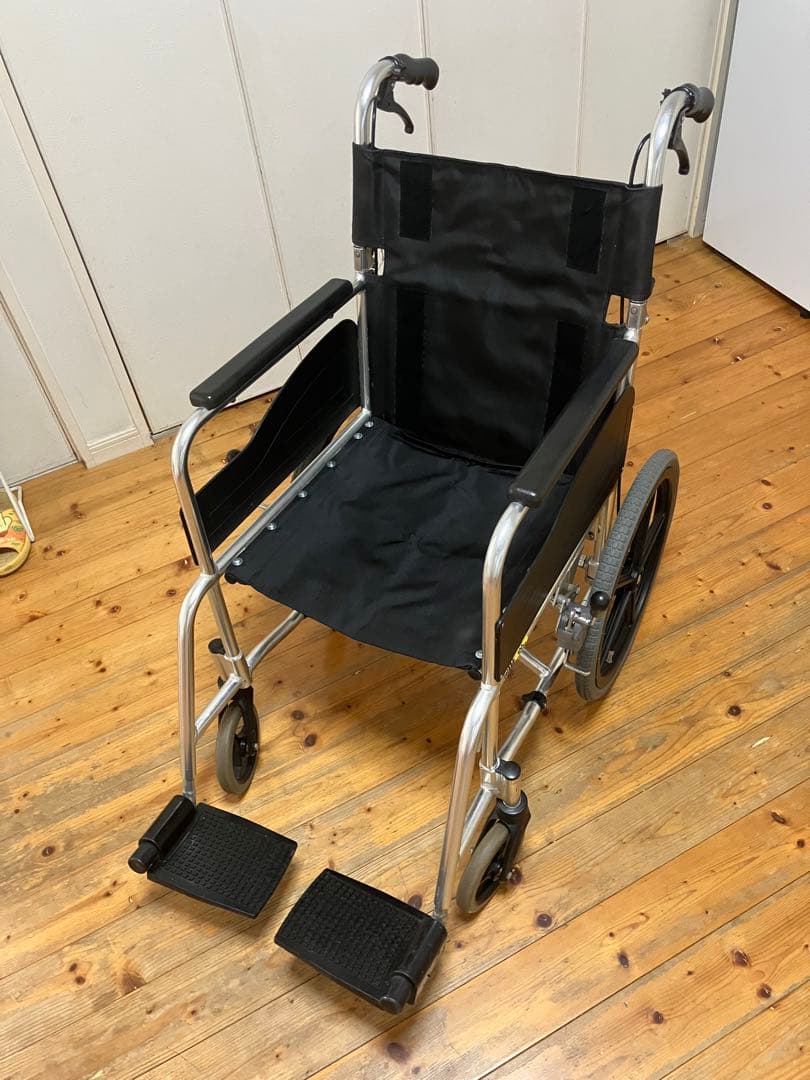 PARAMOUNT BED 介助用車椅子 ピンク/黒