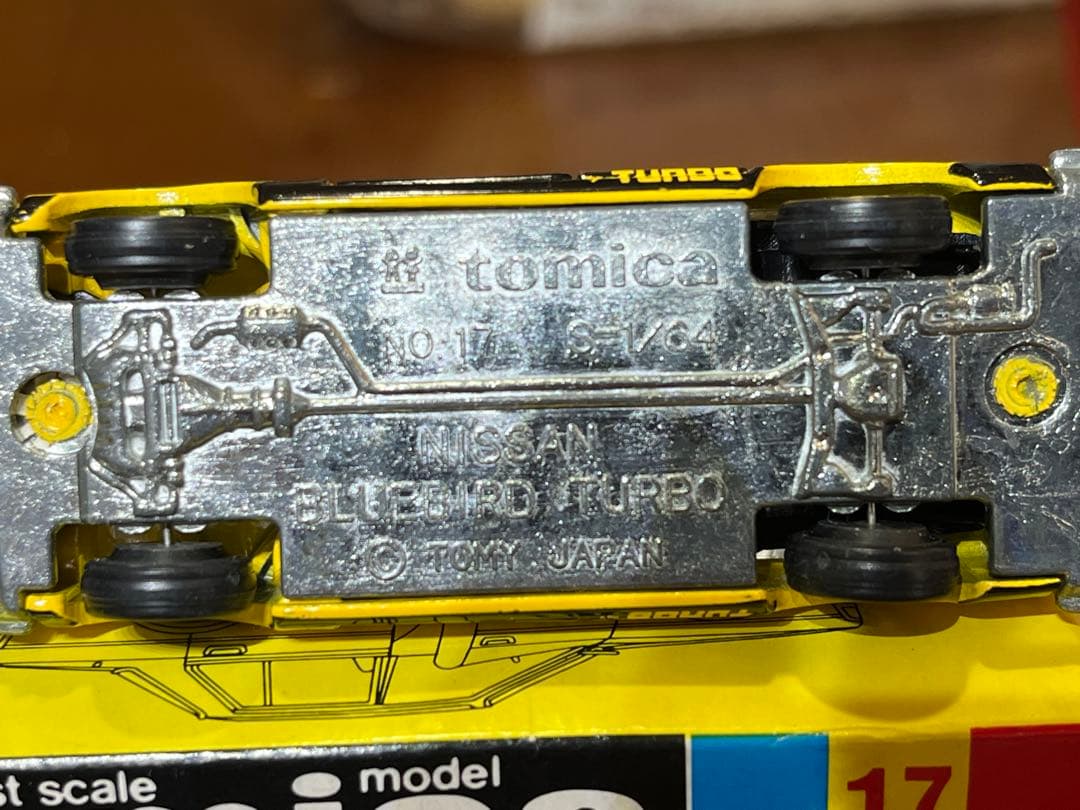 トミカ ニッサン ブルーバード1800ターボSSS アイアイアド特注