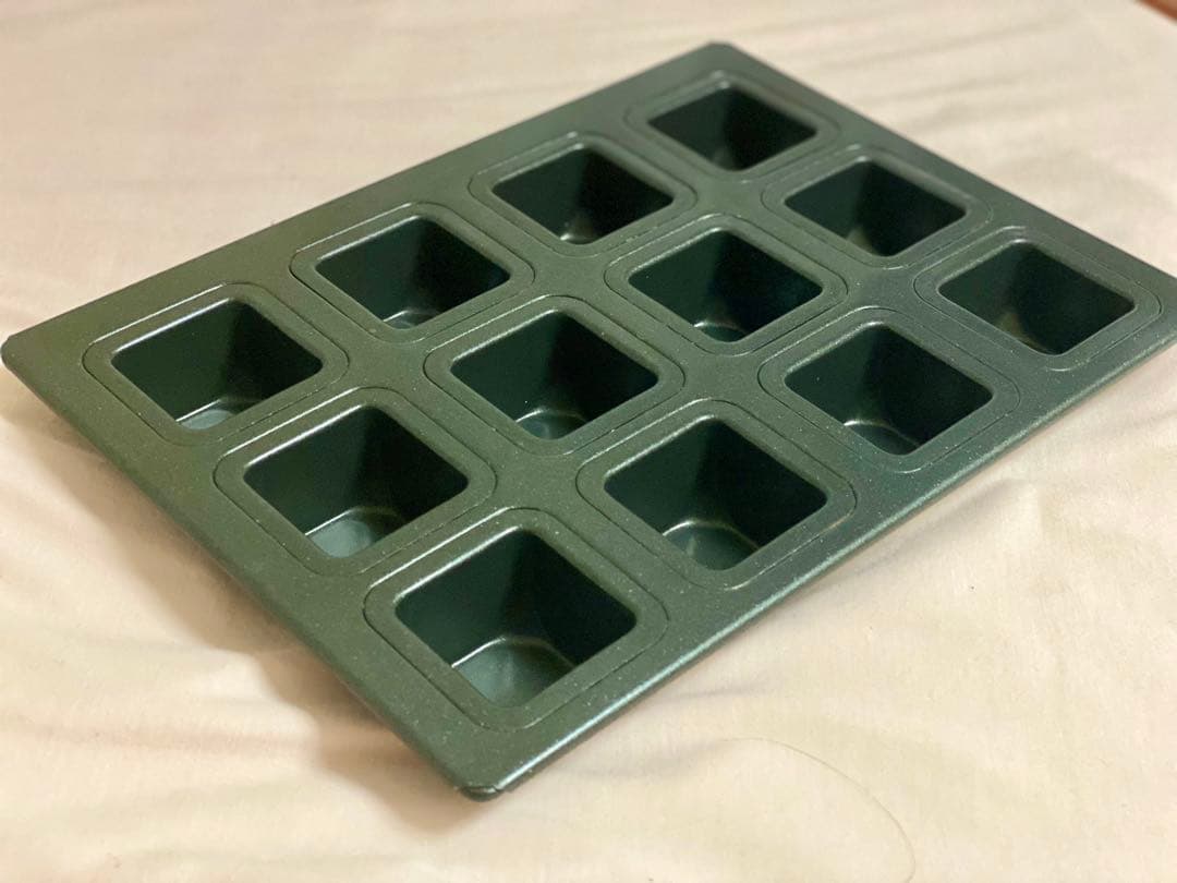 松永製作所メタリックテフロンキューブ型12Pと新品の蓋