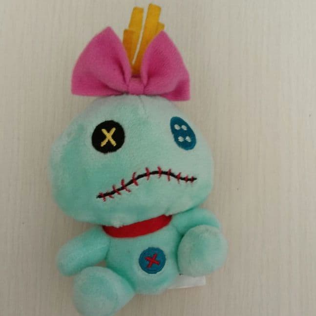 スクランプ スティッチ キーホルダー ぬいぐるみ ディズニー - メルカリ