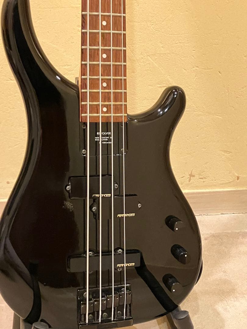 フェルナンデス リボルバー エレキベース 動作確認済 フェンダーソフトケース付