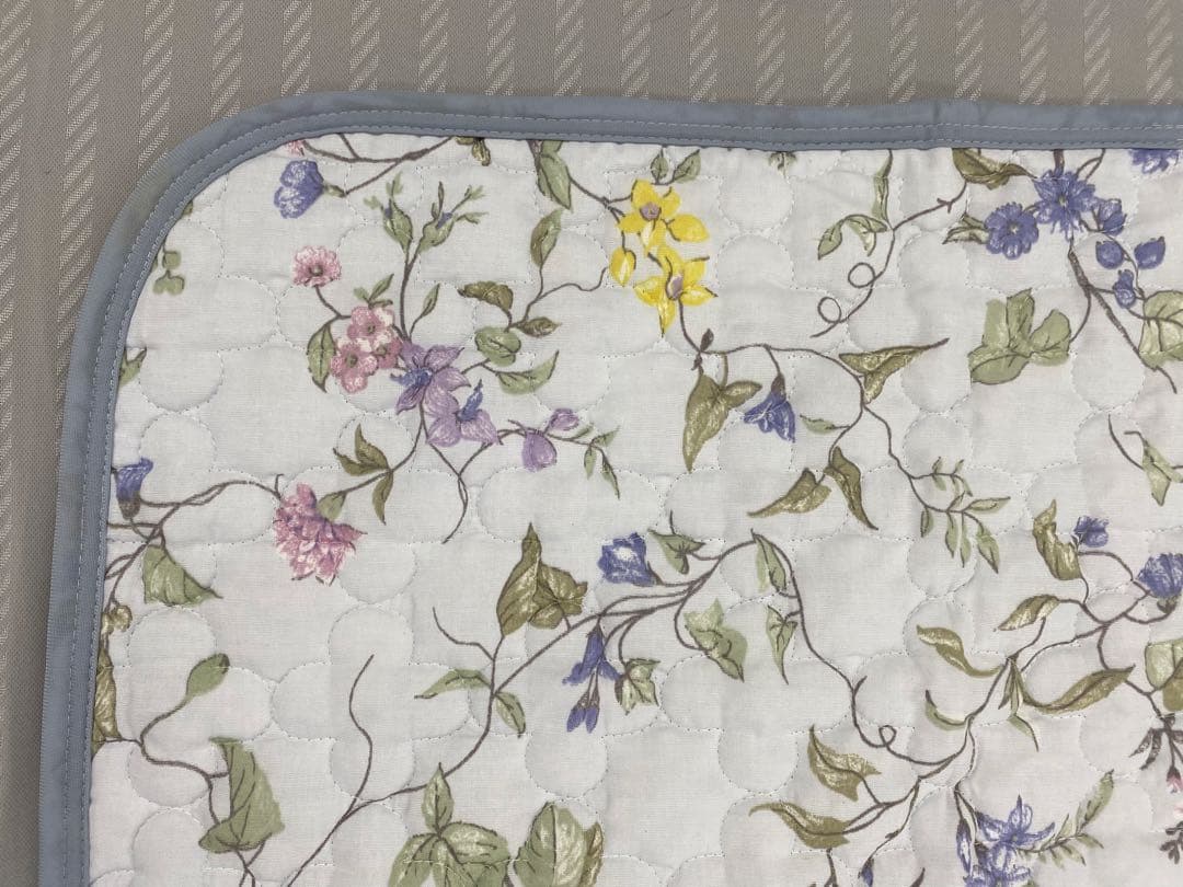 ロマンス　２重ガーゼ敷パッド・V &A・綿１００%・オールシーズン対応・シングル