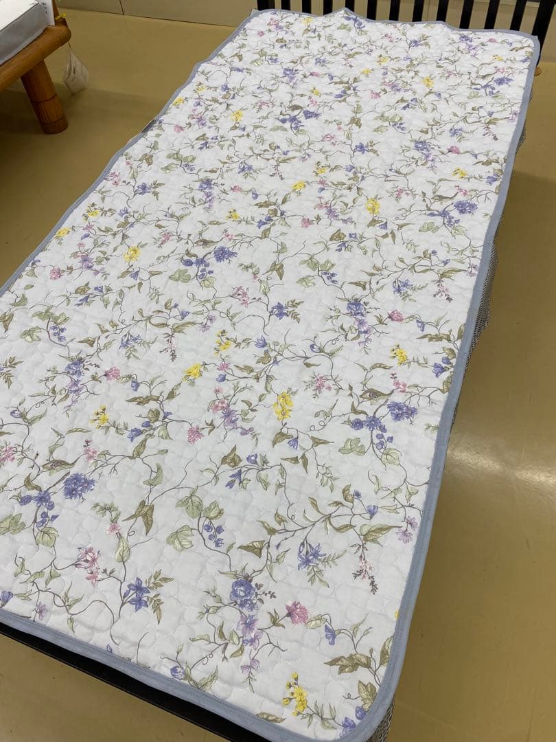 ロマンス　２重ガーゼ敷パッド・V &A・綿１００%・オールシーズン対応・シングル