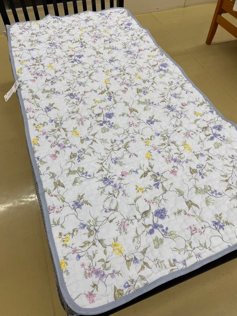 ロマンス　２重ガーゼ敷パッド・V &A・綿１００%・オールシーズン対応・シングル