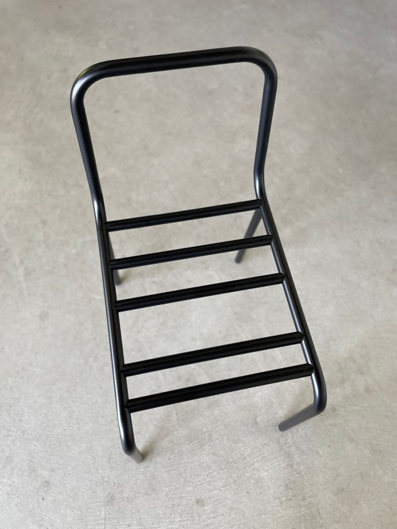 【 Comme des Garçons コムデギャルソン チェアNo.8 】