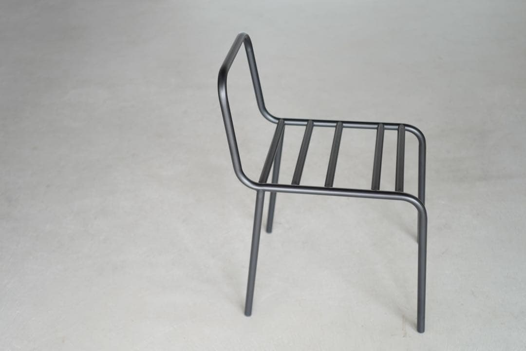 【 Comme des Garçons コムデギャルソン チェアNo.8 】