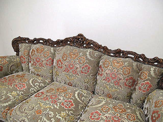 美品　イタリア製 ロココ様式 金華山 3人掛けソファ 　彫刻 猫脚 鋲打ち