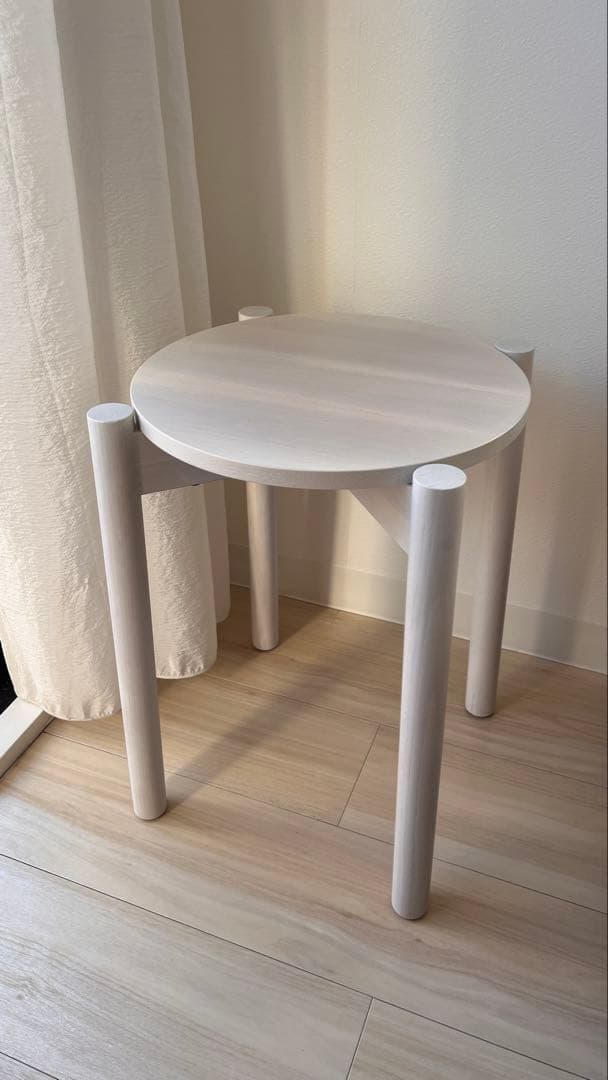 カリモクニュースタンダードスツール　グレー　デザイナーBIG-GAMEサイン付き