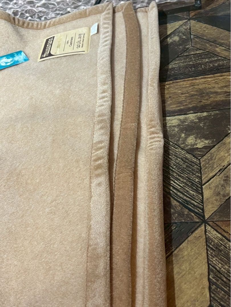 あ*い様 新品未使用 Haussmann オスマン 100%カシミヤ毛布 ブラン