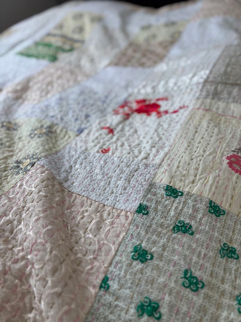 ラリーキルト　インド刺繍　カンタキルト　ヴィンテージ　パッチワーク　マルチカバー