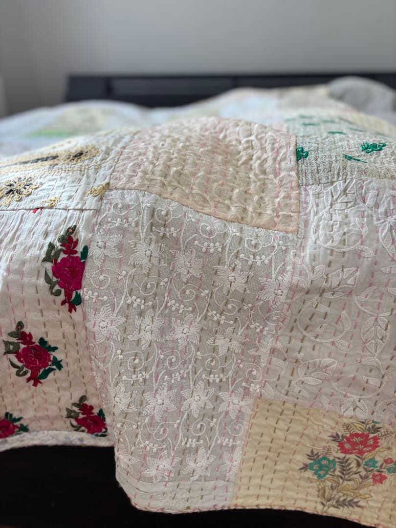 ラリーキルト　インド刺繍　カンタキルト　ヴィンテージ　パッチワーク　マルチカバー