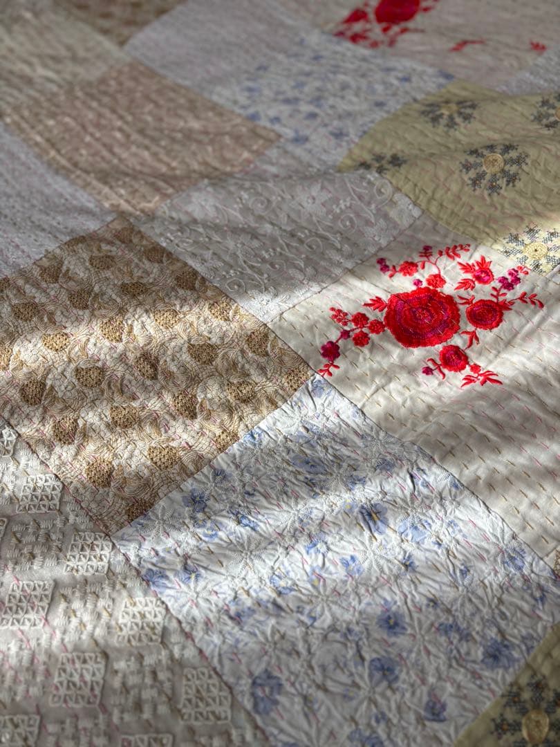 ラリーキルト　インド刺繍　カンタキルト　ヴィンテージ　パッチワーク　マルチカバー