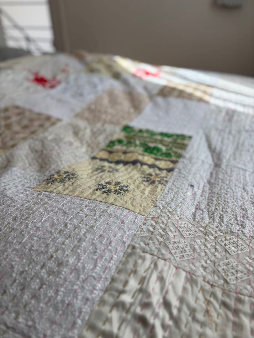 ラリーキルト　インド刺繍　カンタキルト　ヴィンテージ　パッチワーク　マルチカバー