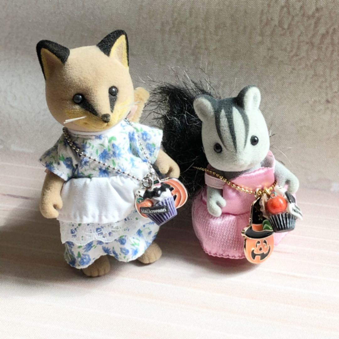 《展示中》ハロウィン　カップケーキチャーム　ミニチュア　ハンドメイド