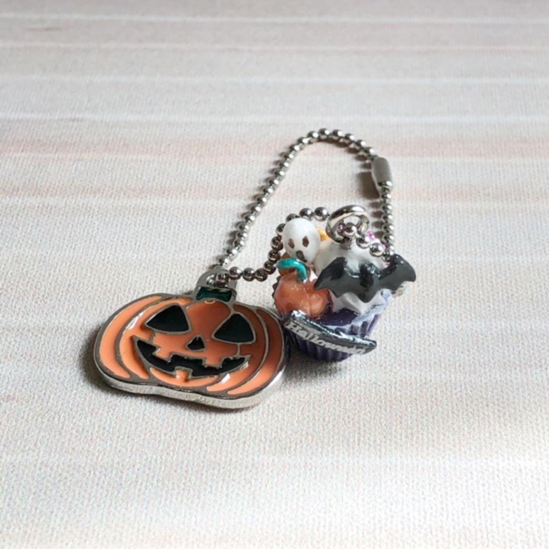 《展示中》ハロウィン　カップケーキチャーム　ミニチュア　ハンドメイド