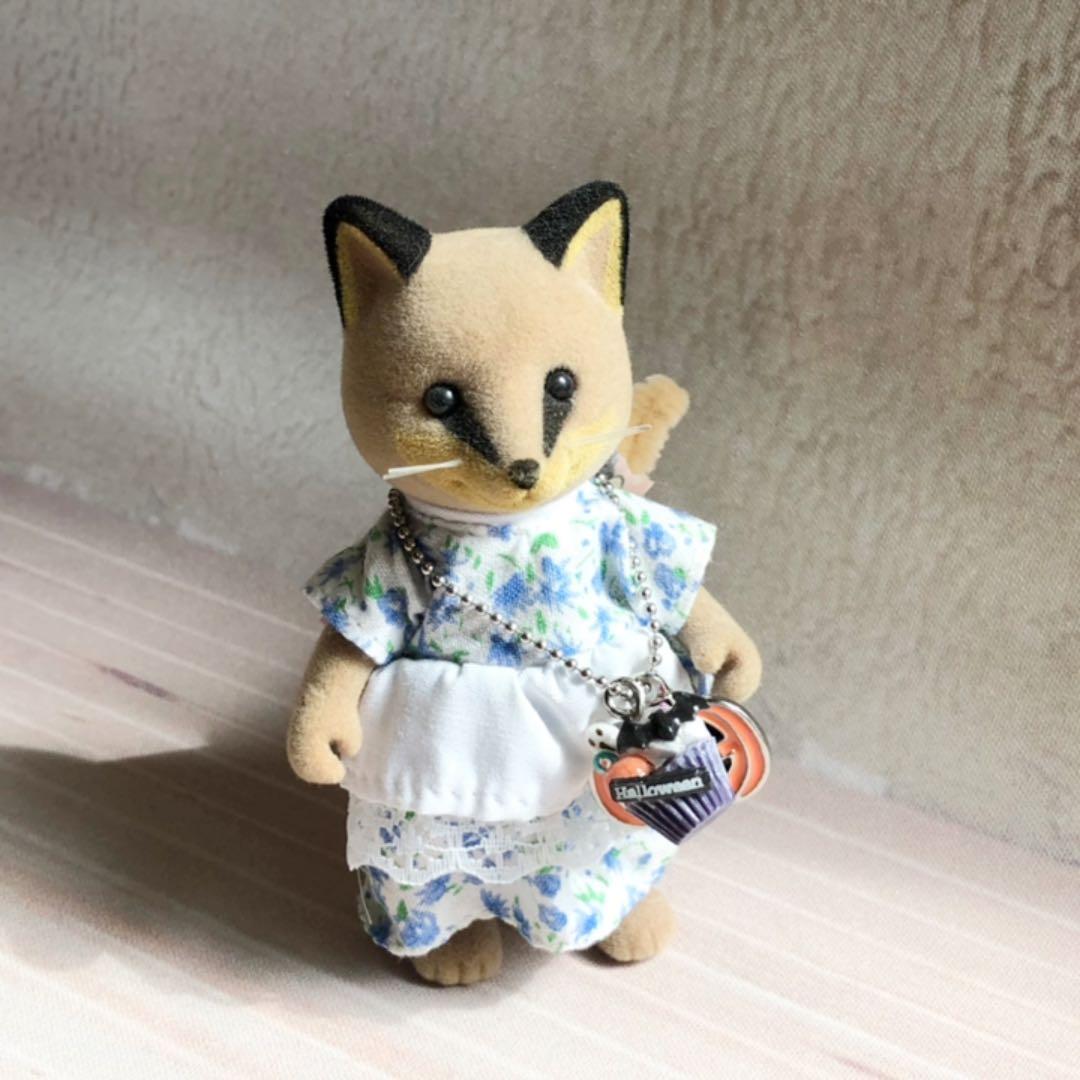 《展示中》ハロウィン　カップケーキチャーム　ミニチュア　ハンドメイド