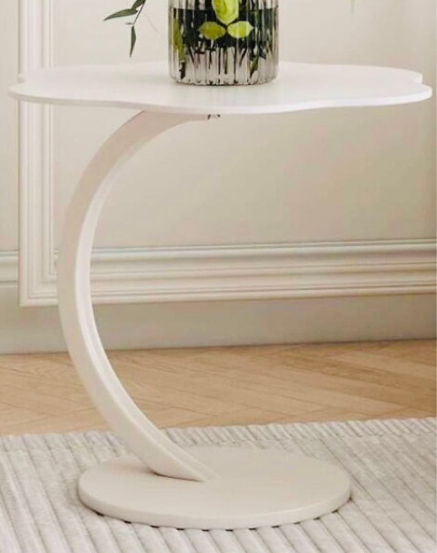 【新品・未使用】かわいい フラワー型 サイド テーブル モダンスタイル