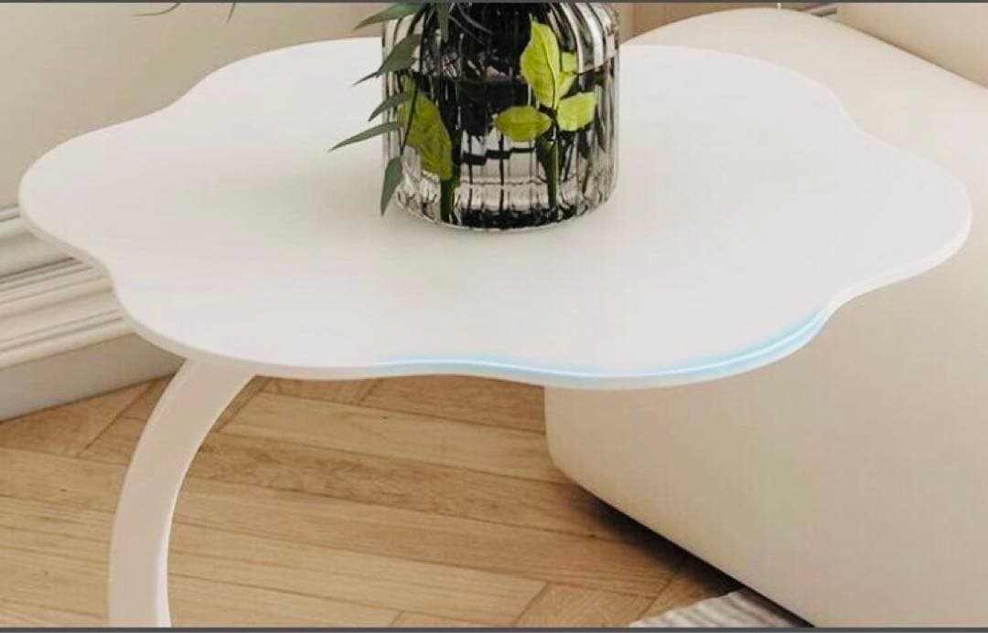 【新品・未使用】かわいい フラワー型 サイド テーブル モダンスタイル