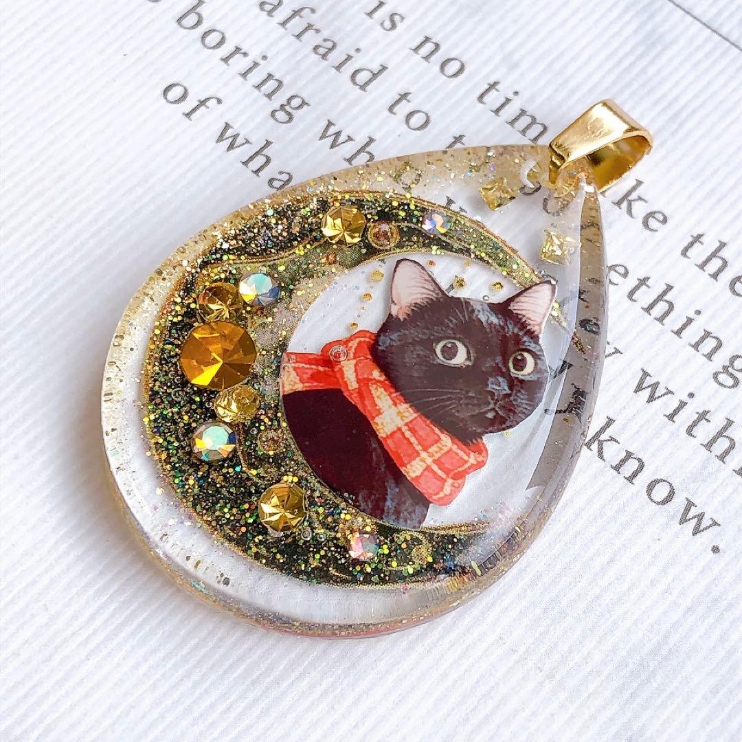 同梱値引100円❤️No.2402 レジン ペンダントトップ 猫 ネコ ねこ ♡