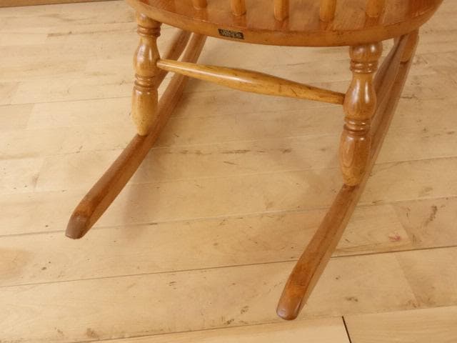 木製　ロッキングチェアー　白木色　再塗装済　ＵＳＥＤ