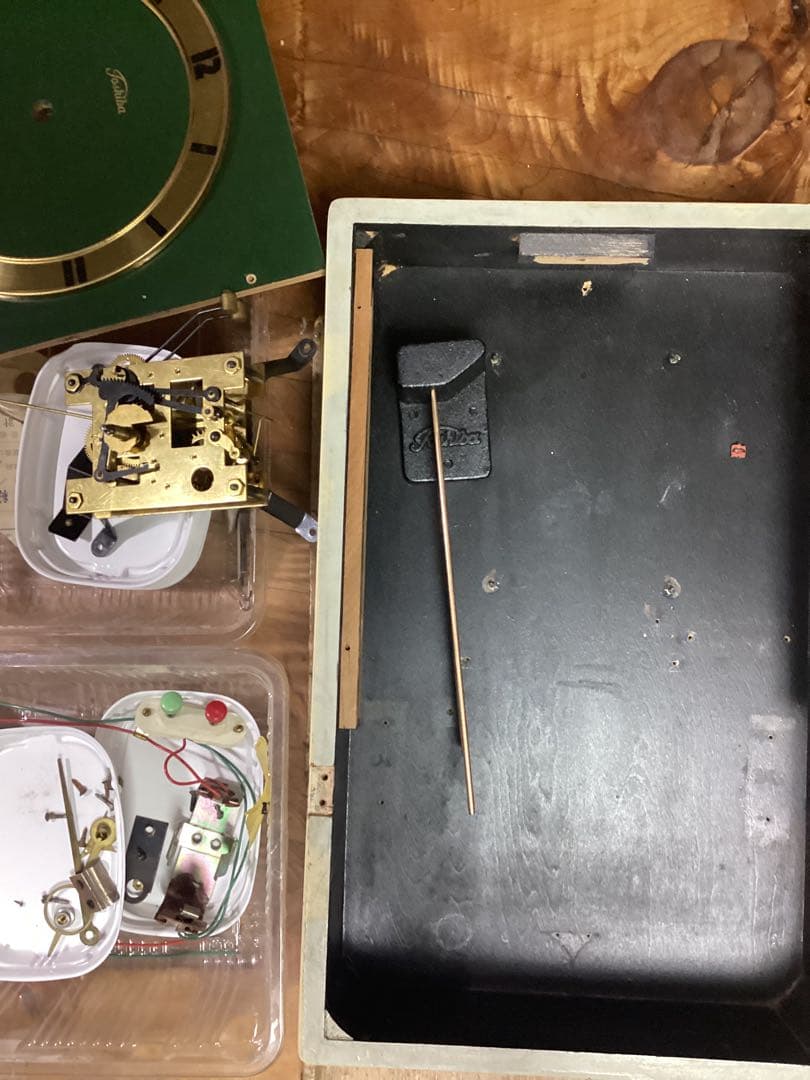 TOSHIBA (東芝)電池式振り子時計　昭和30年代後半