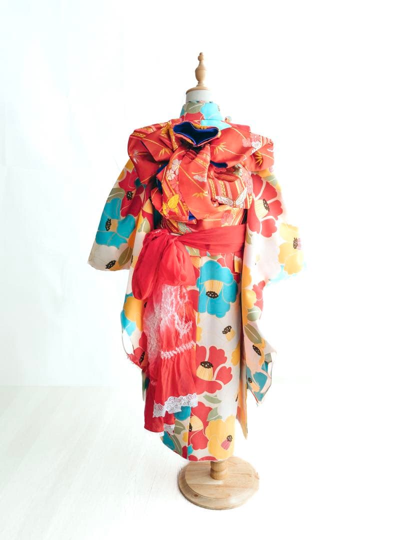 華やかな花柄 着物(着物のみ)7歳用