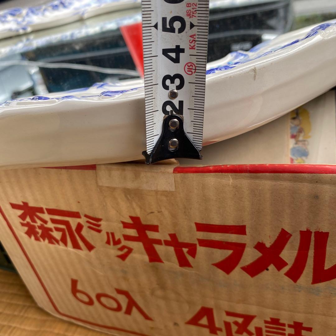 アンティーク調　ホワイト　ブルー　花柄　陶磁器　大型壁掛け鏡　ウォールミラー