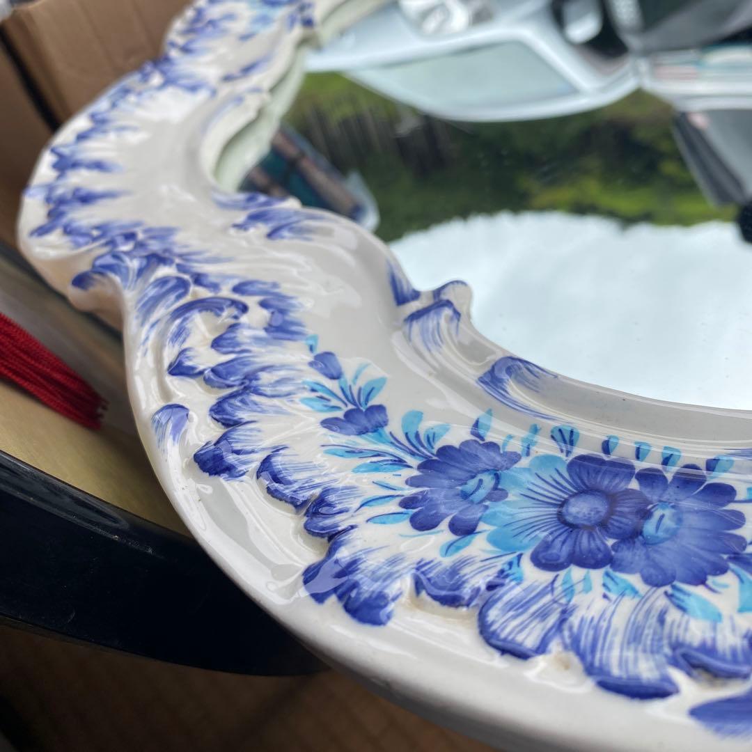アンティーク調　ホワイト　ブルー　花柄　陶磁器　大型壁掛け鏡　ウォールミラー