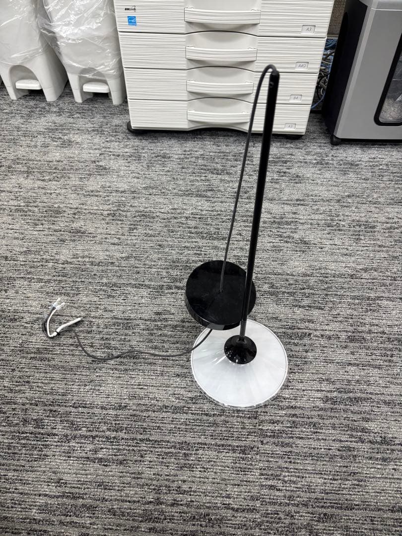 Artemide ORSA 21 LEDスタンドライト