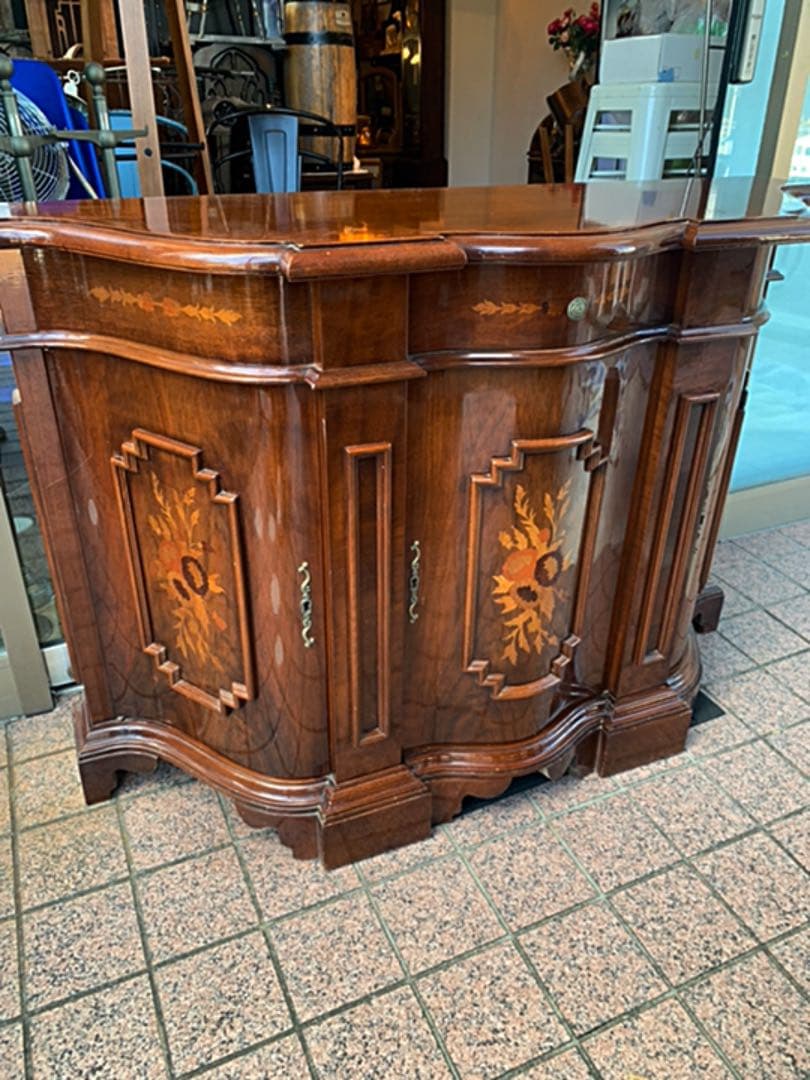 イタリア製　象嵌キャビネット