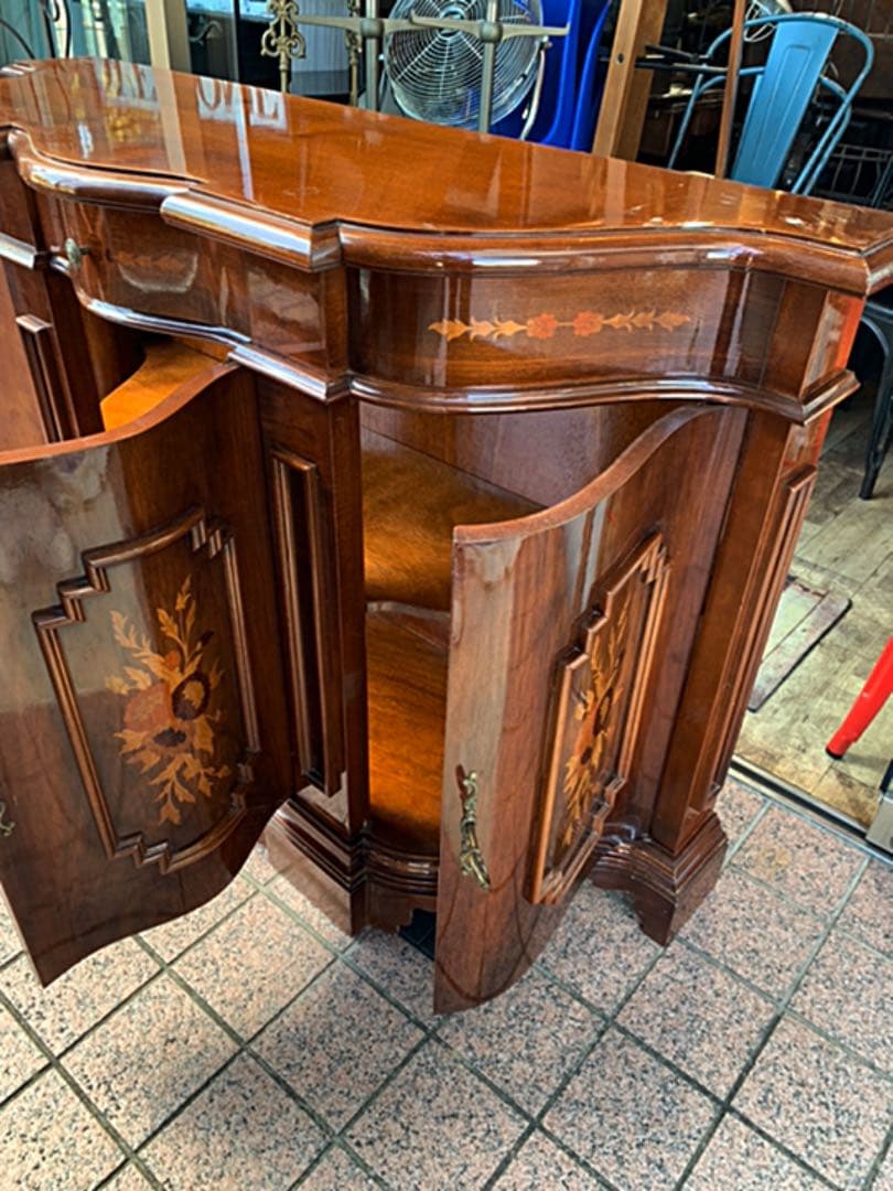 イタリア製　象嵌キャビネット