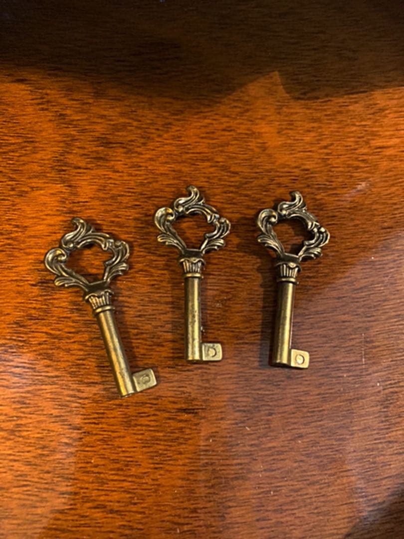 イタリア製　象嵌キャビネット