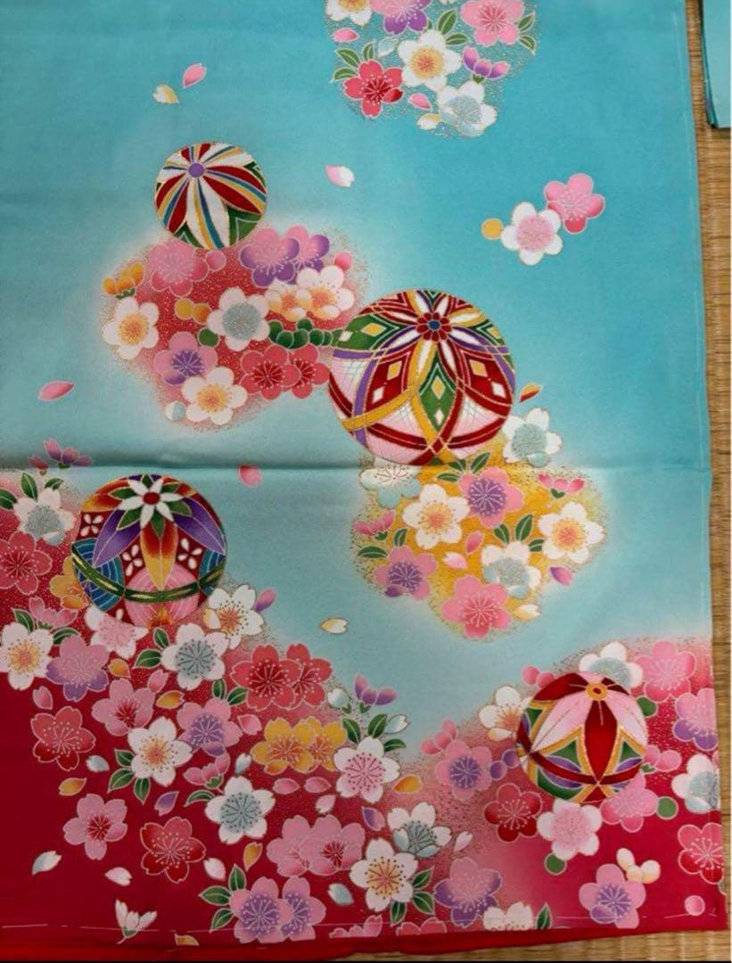 七五三　三ツ身女の子着物　正絹　仮絵羽　爽やか水色　可愛い手毬柄　桜　金彩