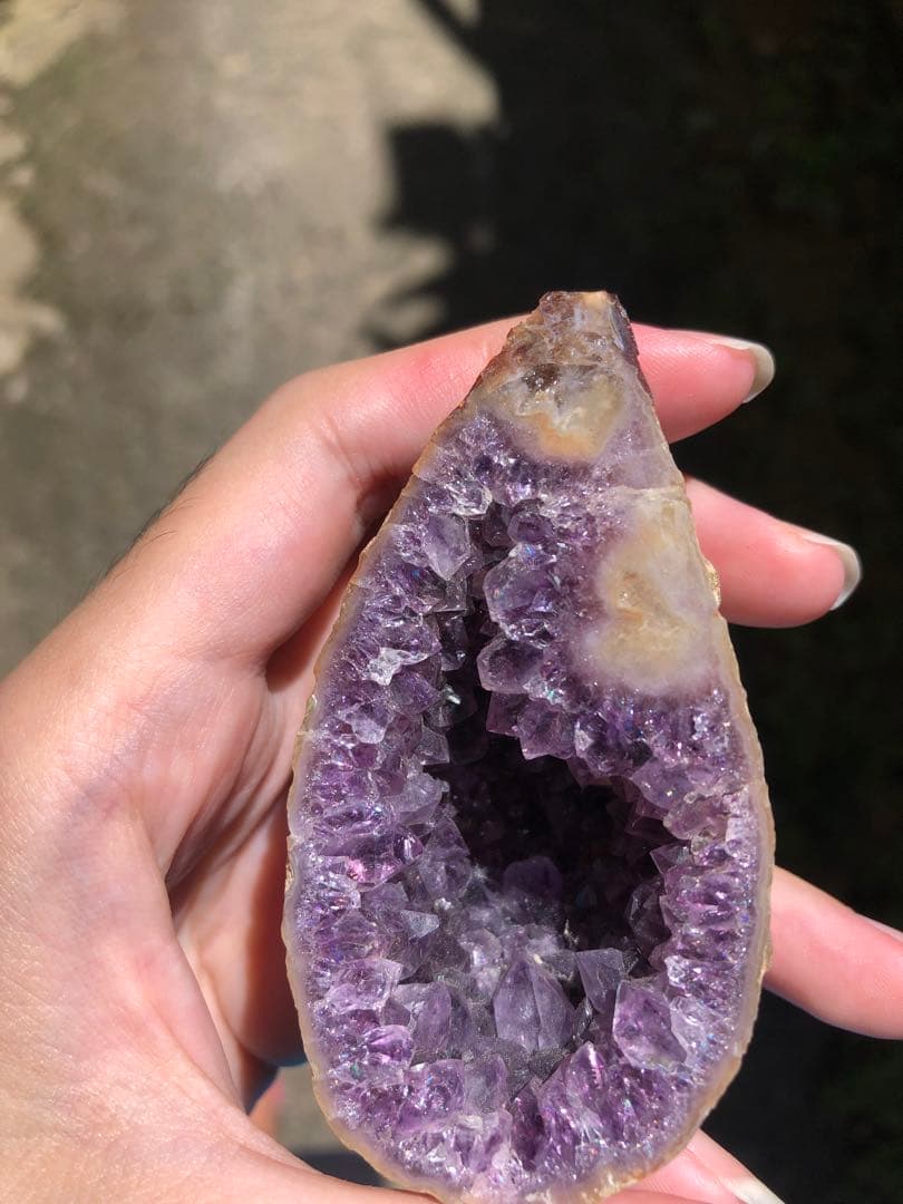 アメジスト　卵型　ジオード　ドーム　置物　原石　天然石　紫水晶【匿名配送】